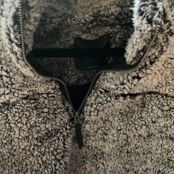 Cozy Sweatshirt - Picture 5 of 7